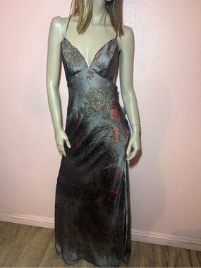 Windsor Floral Satin Open Back Maxi Dress NWT Size Small